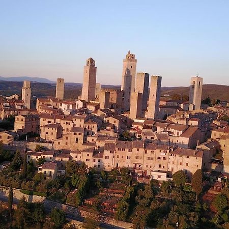Castello Di Fulignano Ottone Superior Apartment Сан Джиминяно Екстериор снимка