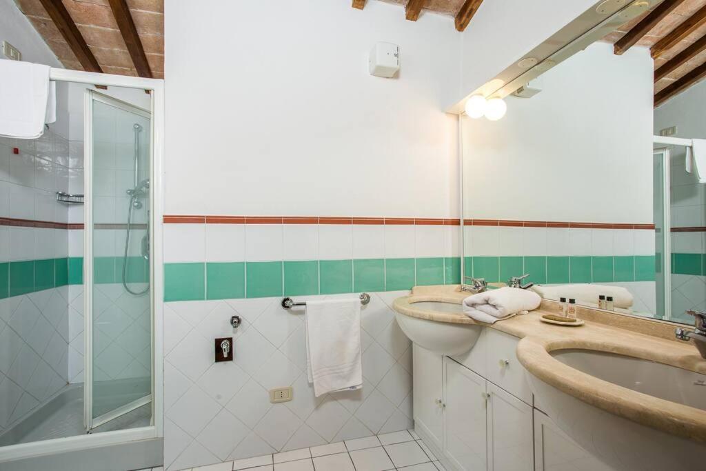 Castello Di Fulignano Ottone Superior Apartment Сан Джиминяно Екстериор снимка