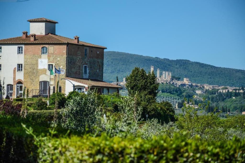 Castello Di Fulignano Ottone Superior Apartment Сан Джиминяно Екстериор снимка