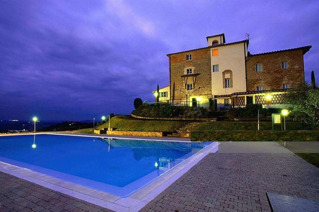 Castello Di Fulignano Ottone Superior Apartment Сан Джиминяно Екстериор снимка